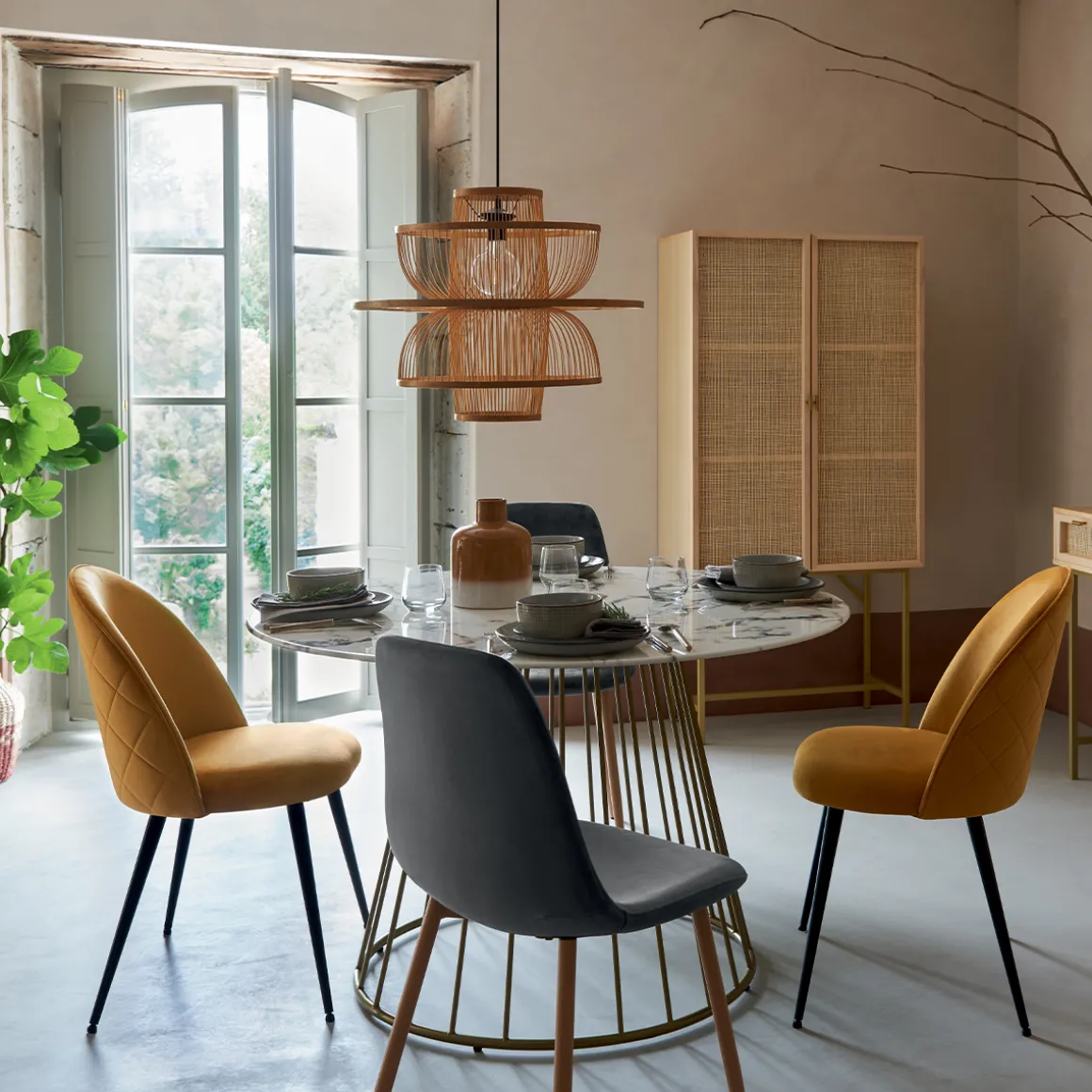 Chaise "Slano", pieds métal noir