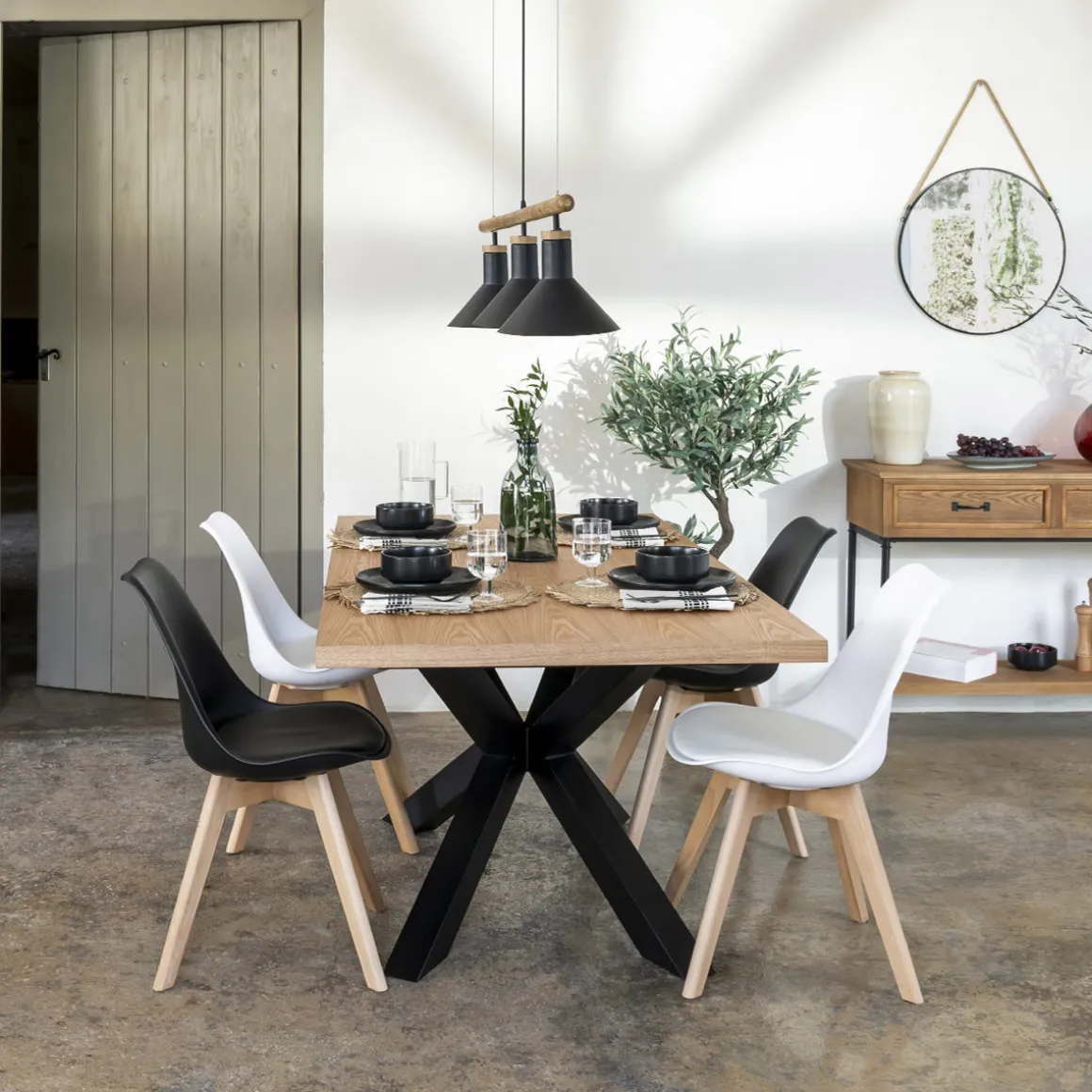 Ensemble table à manger extensible "Olaf" + 4 chaises "Baya"