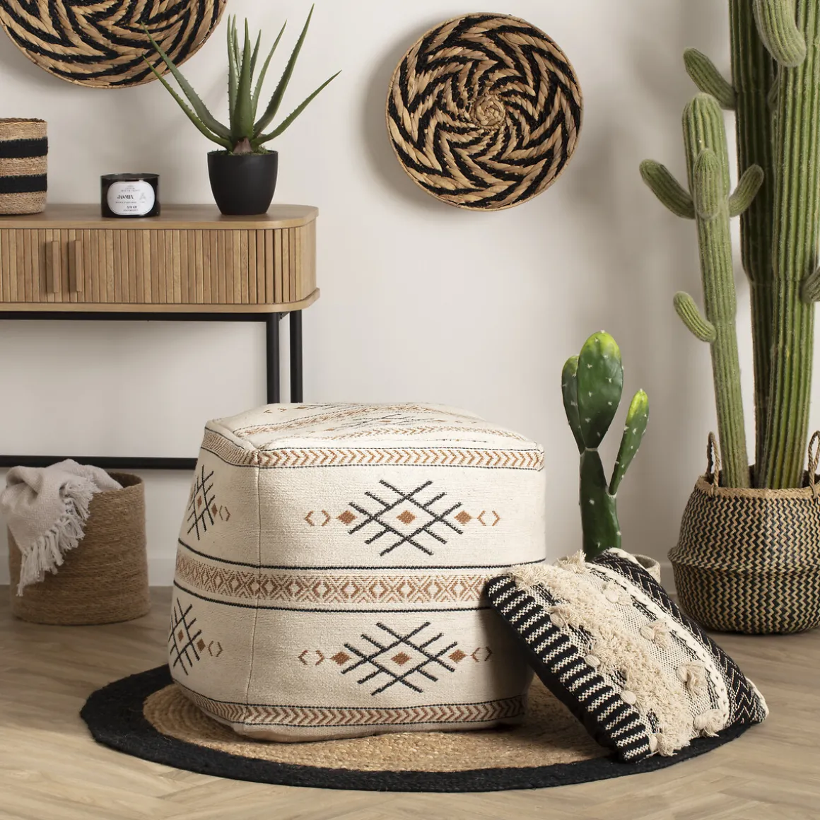 Tapis en jute bord noir