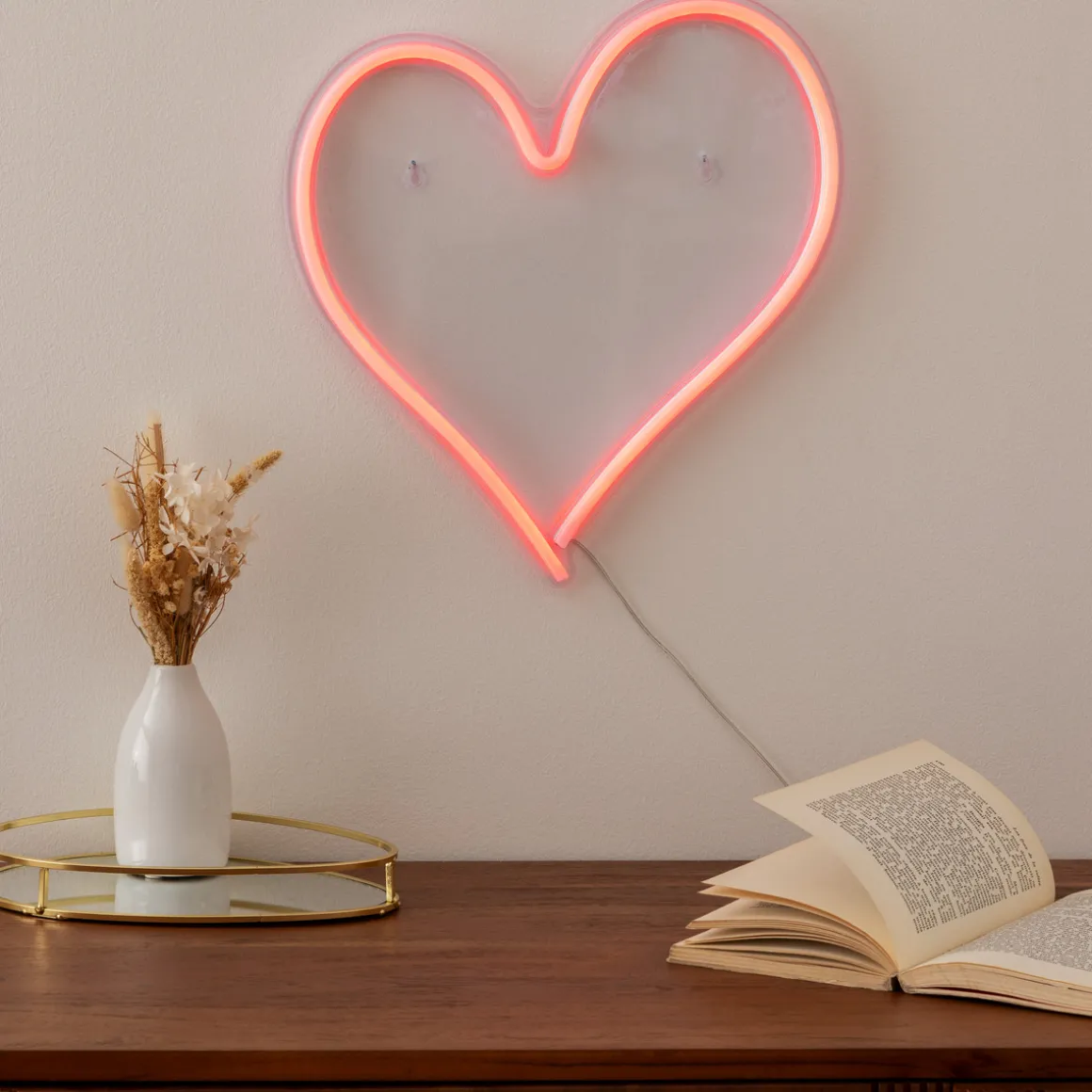 Tube néon mural LED "Coeur"